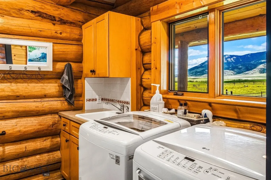 270 Brown Pony Trail Belgrade MT 59714