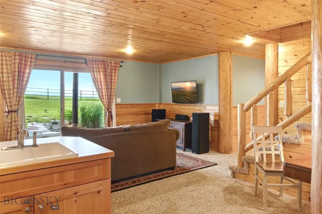 270 Brown Pony Trail Belgrade MT 59714