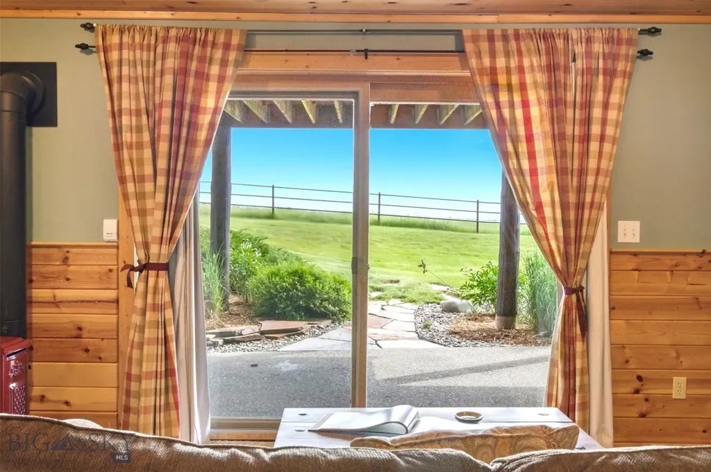 270 Brown Pony Trail Belgrade MT 59714