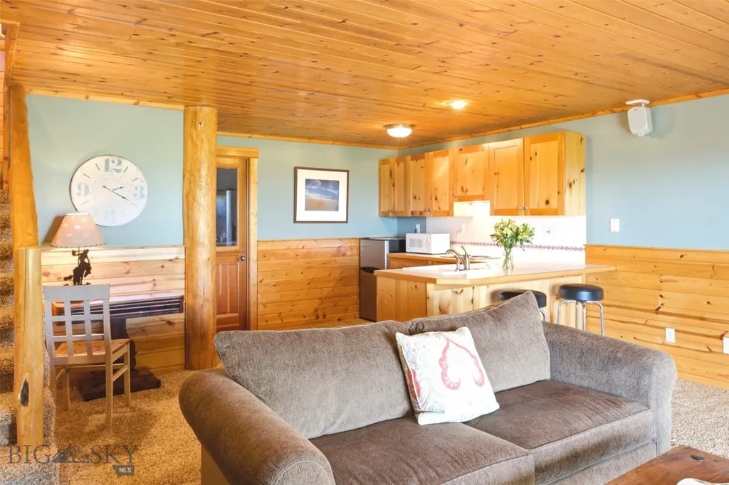 270 Brown Pony Trail Belgrade MT 59714
