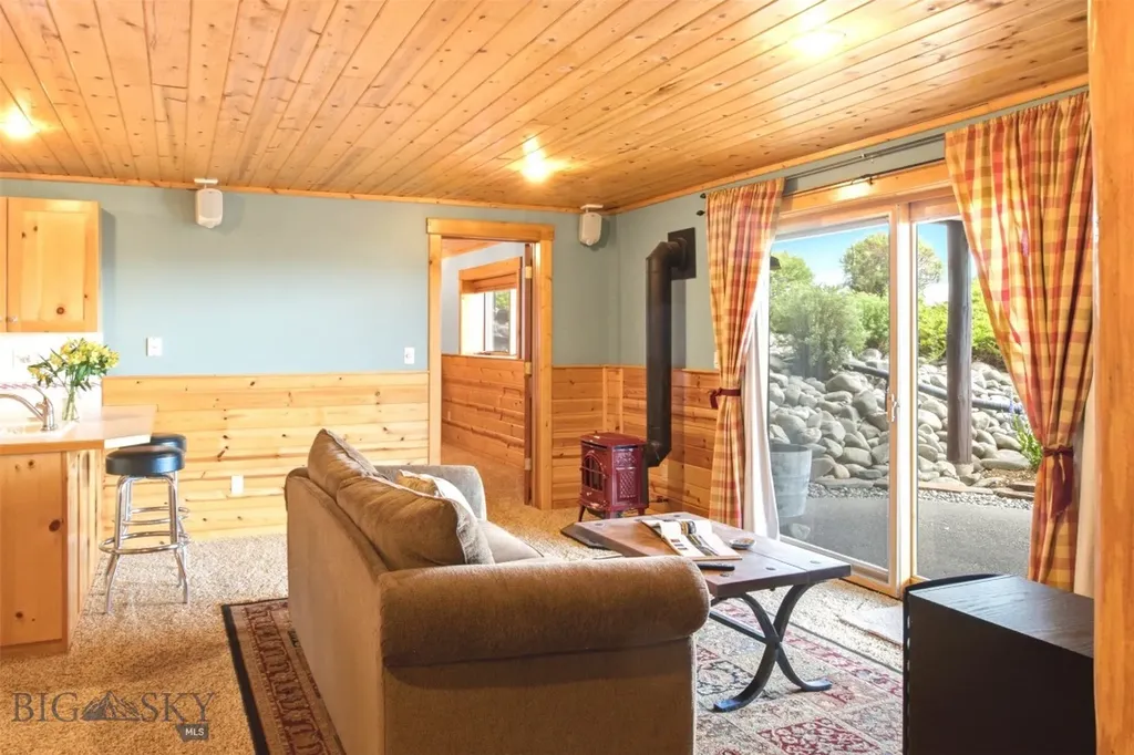 270 Brown Pony Trail Belgrade MT 59714