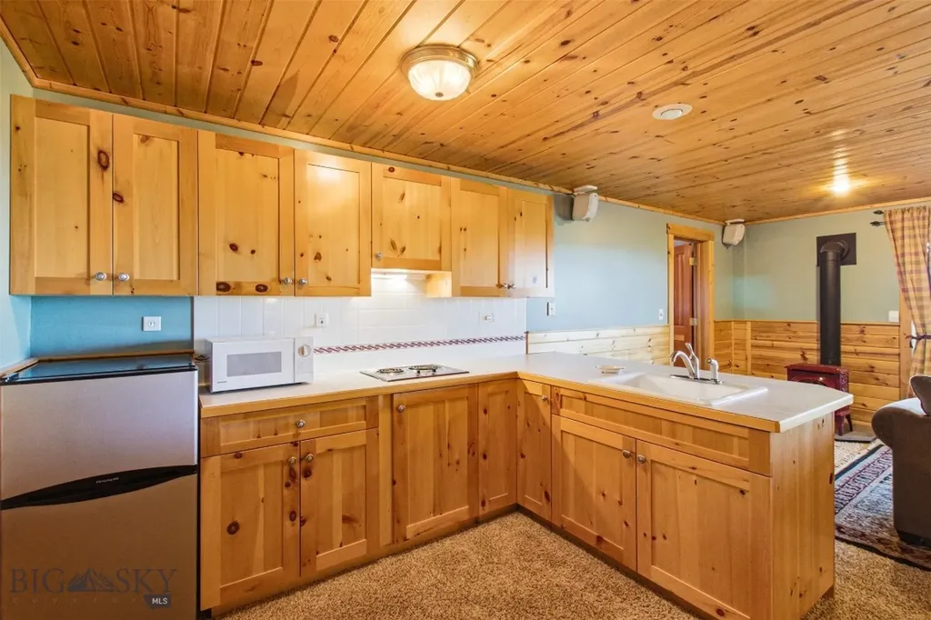 270 Brown Pony Trail Belgrade MT 59714