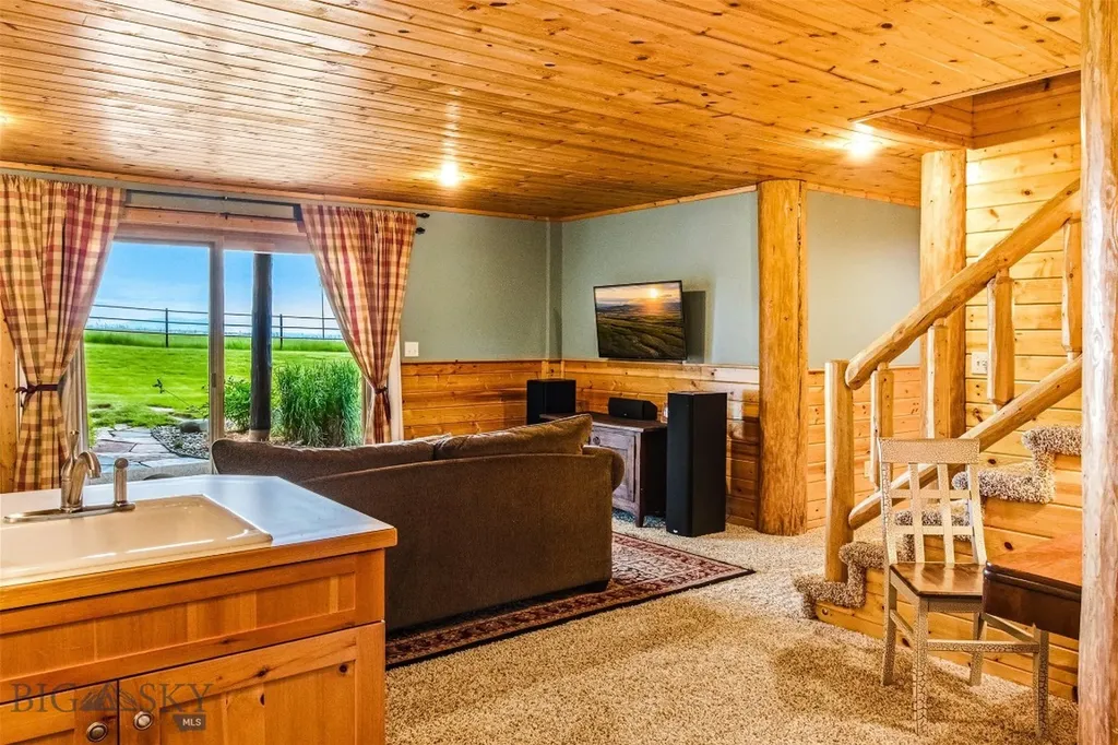 270 Brown Pony Trail Belgrade MT 59714