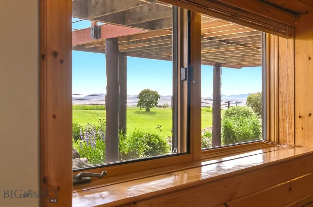 270 Brown Pony Trail Belgrade MT 59714
