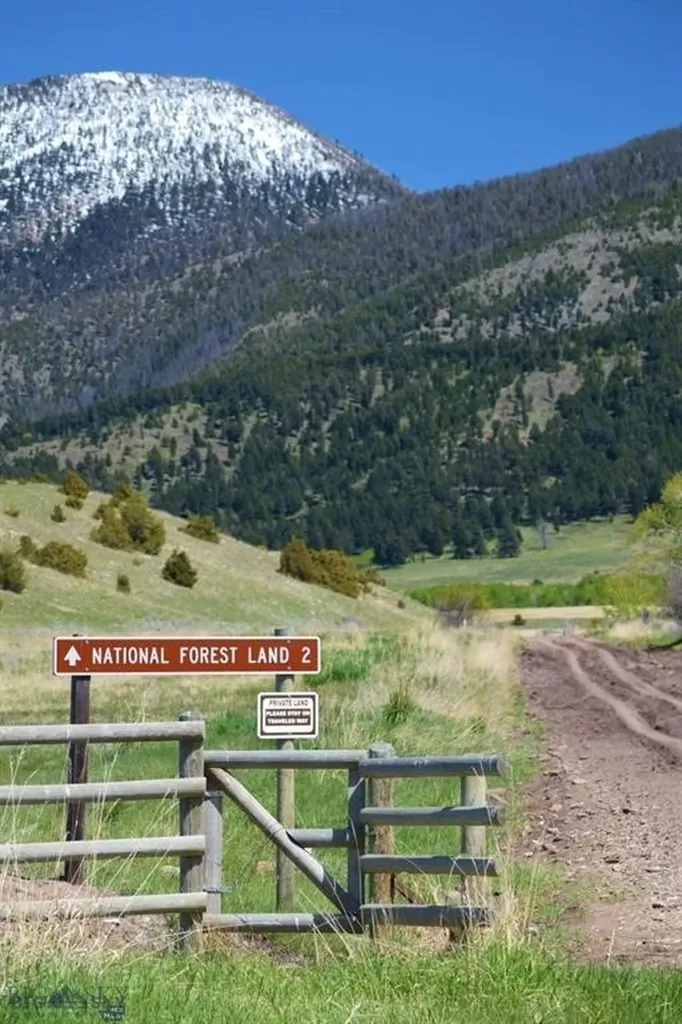 270 Brown Pony Trail Belgrade MT 59714