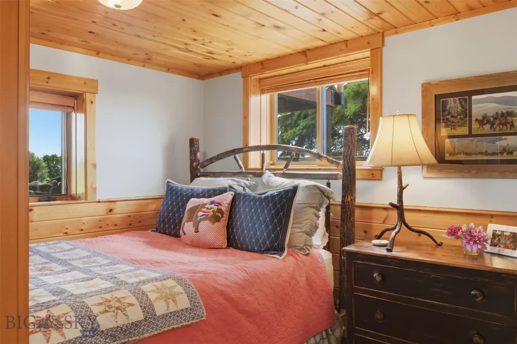 270 Brown Pony Trail Belgrade MT 59714