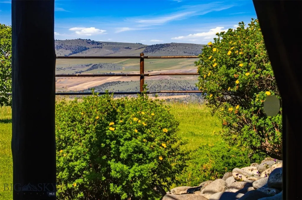 270 Brown Pony Trail Belgrade MT 59714