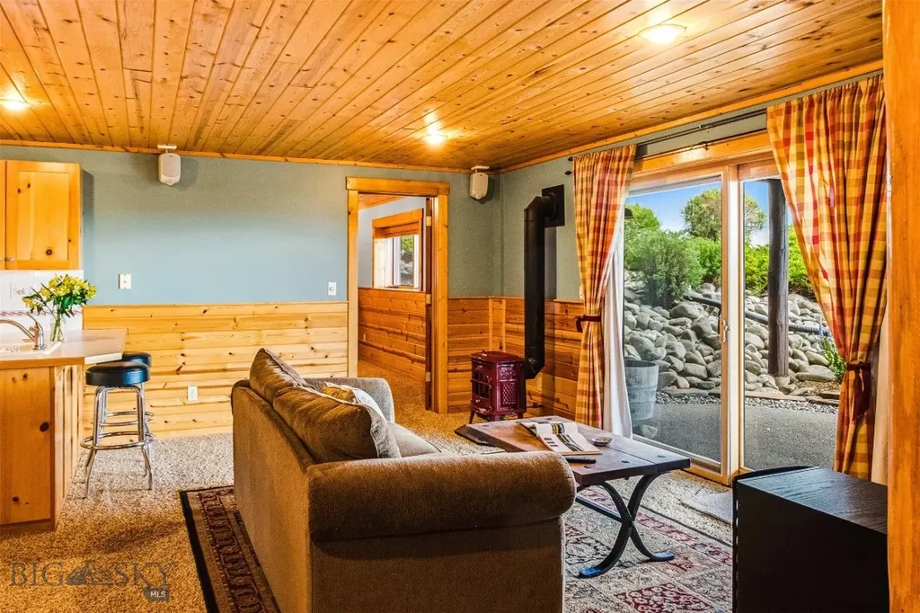270 Brown Pony Trail Belgrade MT 59714