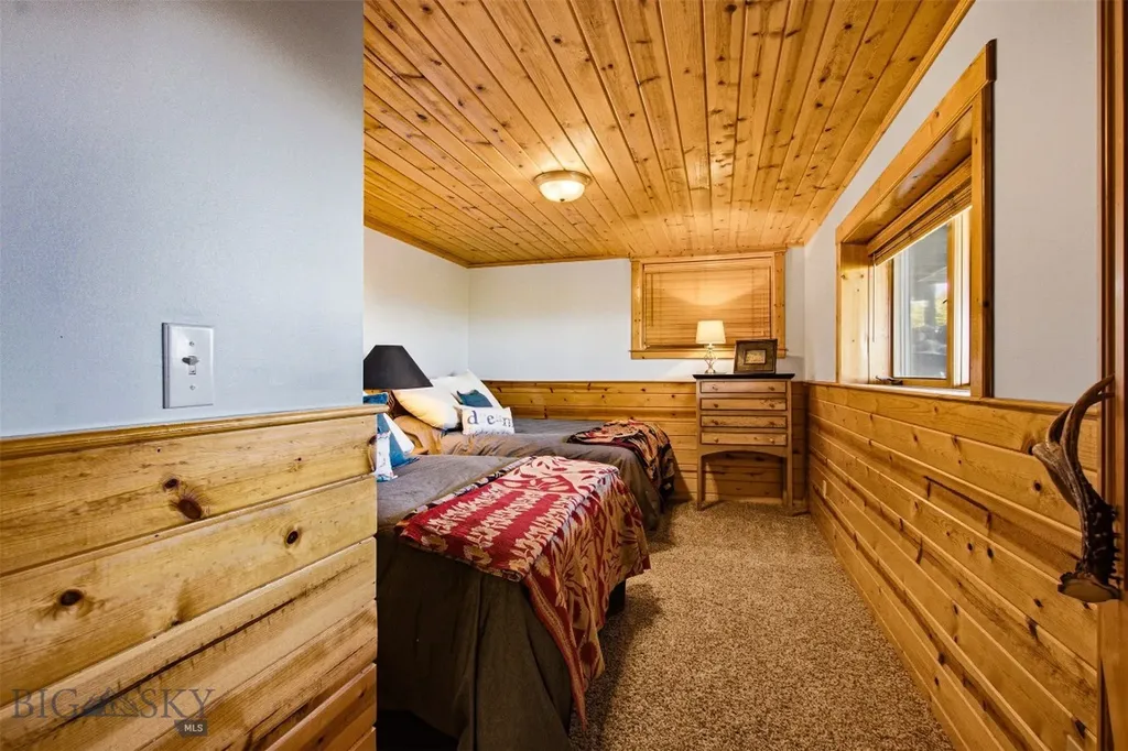 270 Brown Pony Trail Belgrade MT 59714