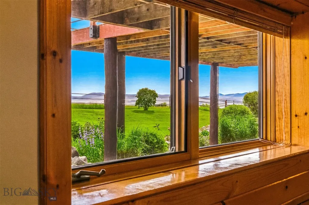 270 Brown Pony Trail Belgrade MT 59714