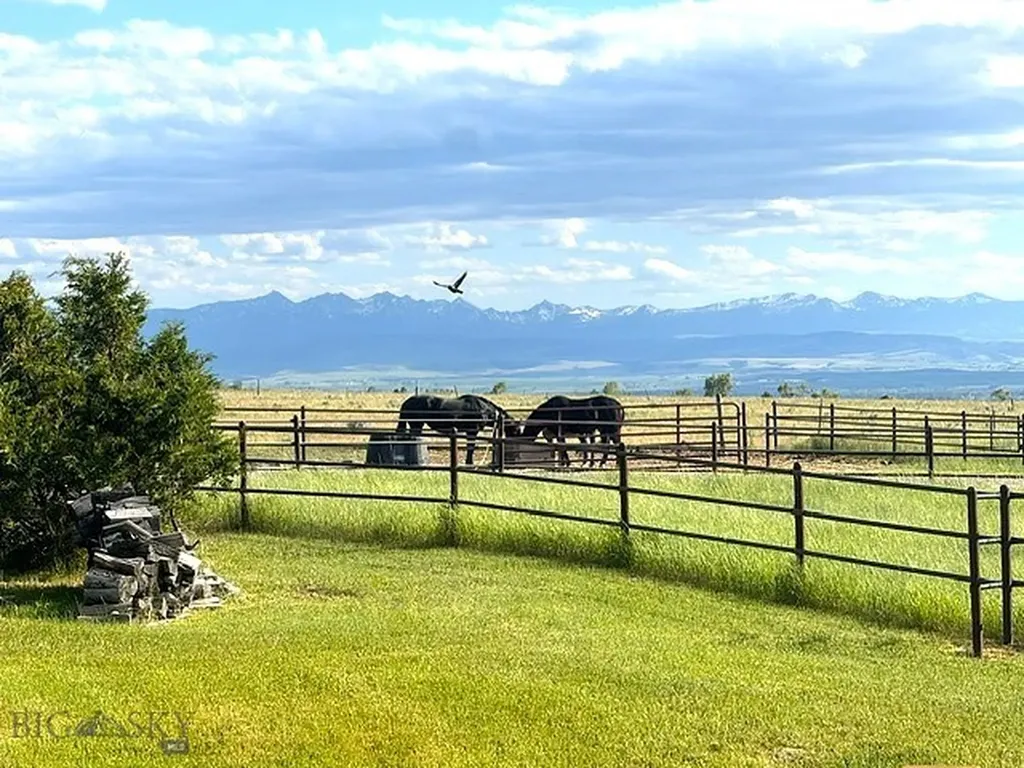 270 Brown Pony Trail Belgrade MT 59714