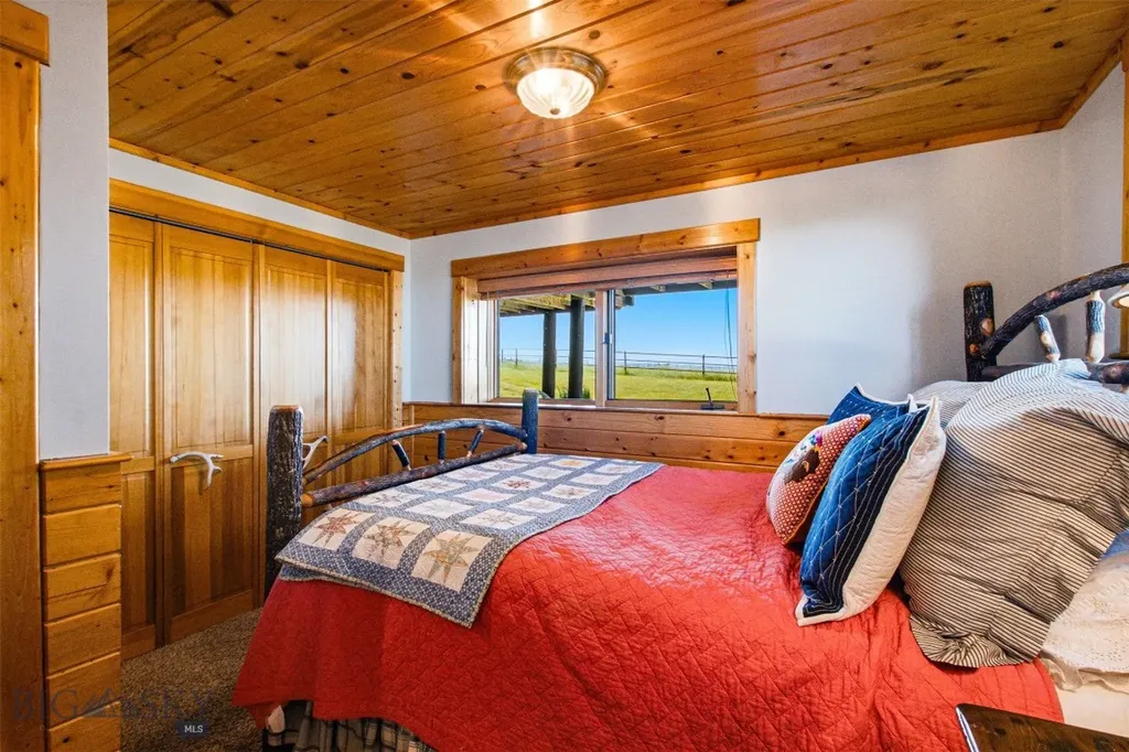270 Brown Pony Trail Belgrade MT 59714