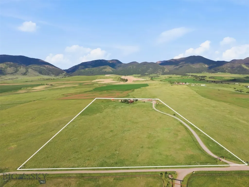 270 Brown Pony Trail Belgrade MT 59714