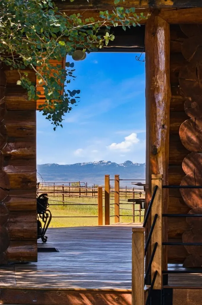 270 Brown Pony Trail Belgrade MT 59714