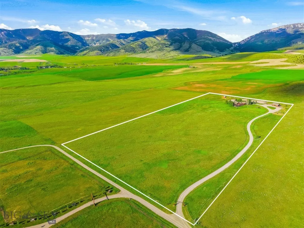 270 Brown Pony Trail Belgrade MT 59714