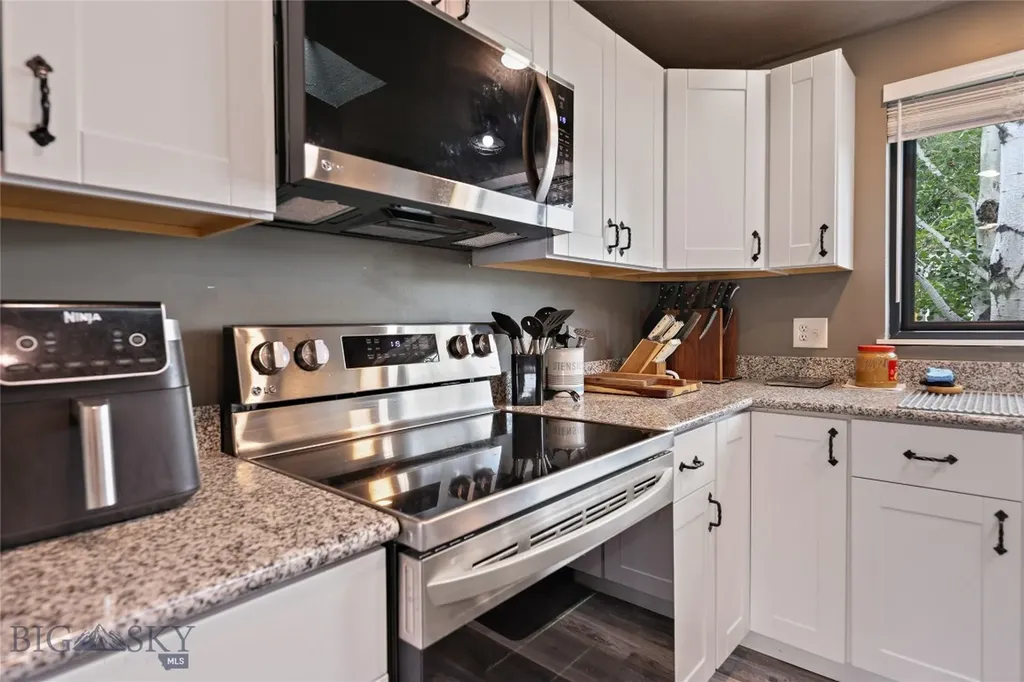 736 Cheery Drive Belgrade MT 59714