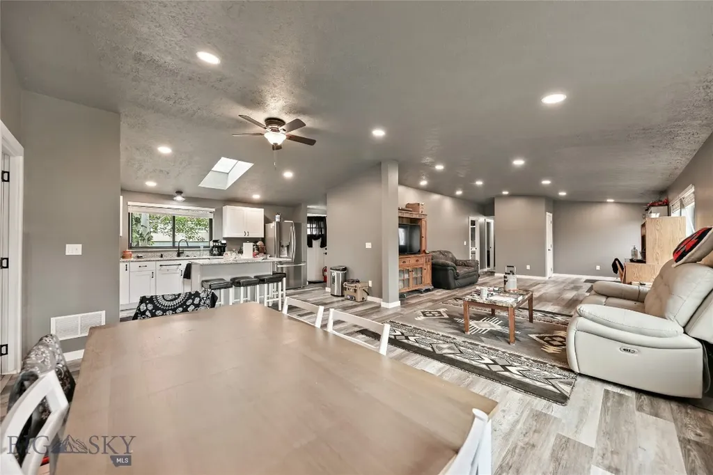736 Cheery Drive Belgrade MT 59714