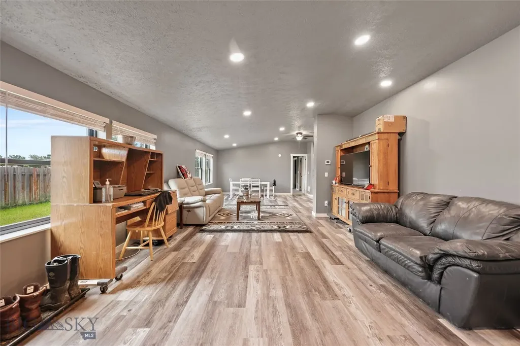 736 Cheery Drive Belgrade MT 59714