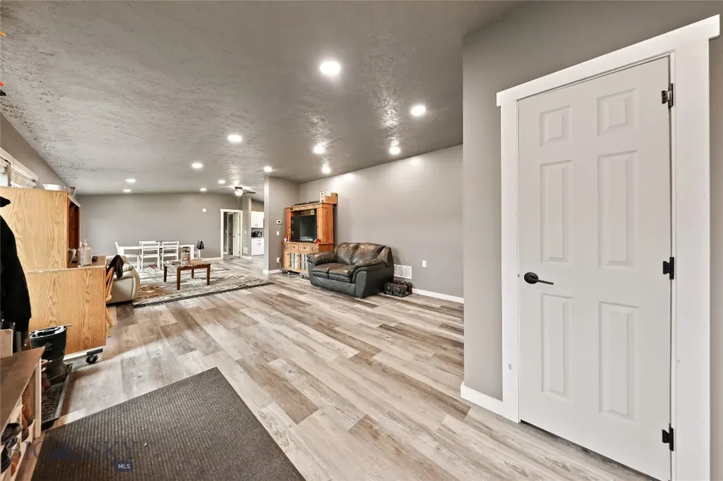 736 Cheery Drive Belgrade MT 59714