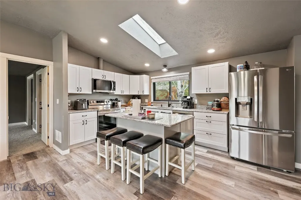 736 Cheery Drive Belgrade MT 59714
