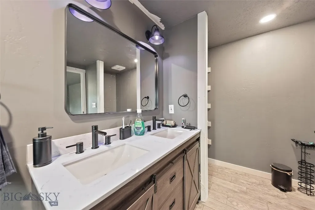 736 Cheery Drive Belgrade MT 59714