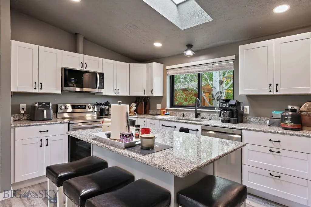 736 Cheery Drive Belgrade MT 59714