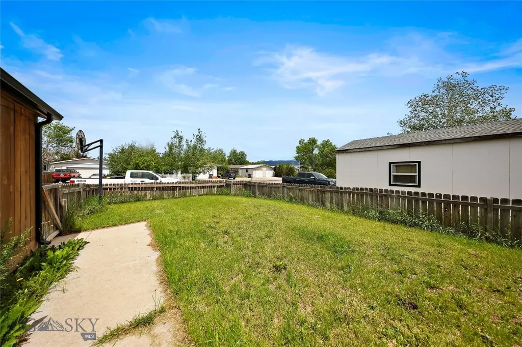 736 Cheery Drive Belgrade MT 59714