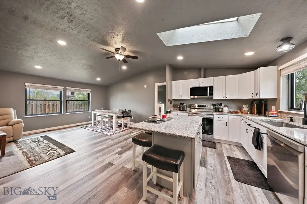736 Cheery Drive Belgrade MT 59714