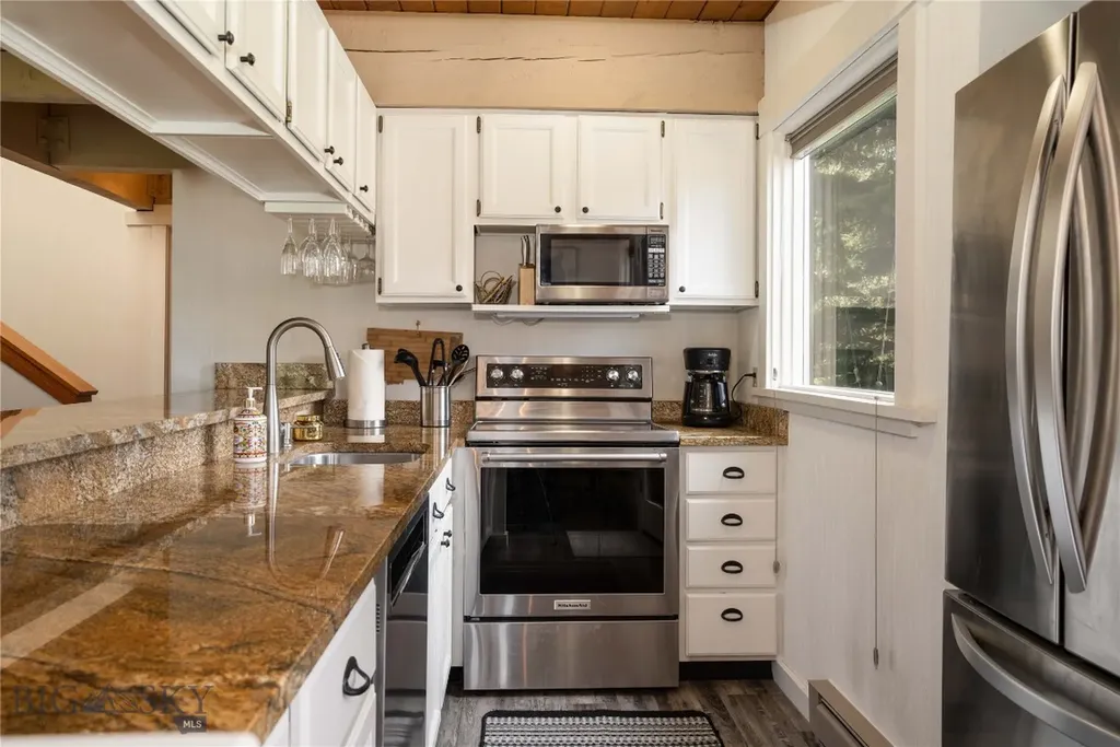 2225 Black Otter Big Sky MT 59716