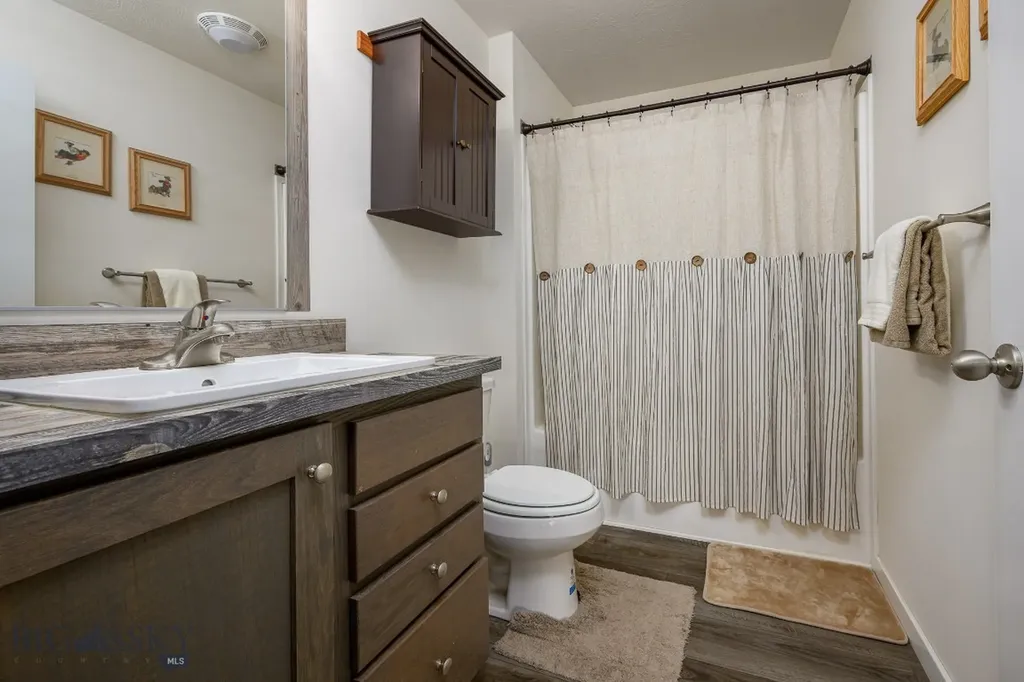 4 N Moonlight Drive Roundup MT 59072