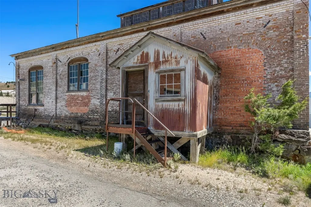 244 Anaconda Road Butte MT 59701