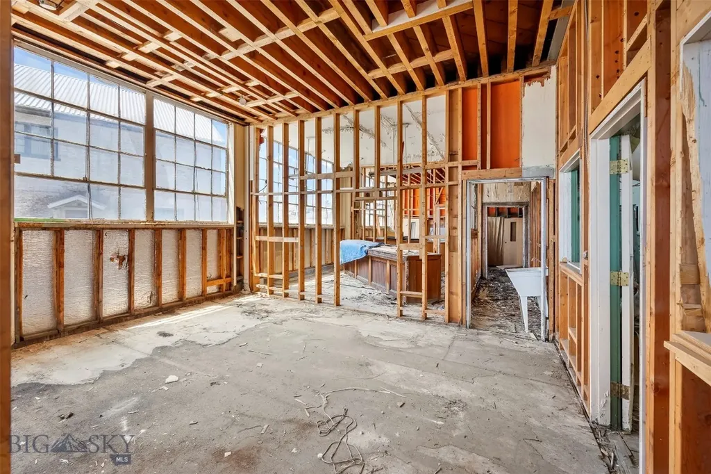 244 Anaconda Road Butte MT 59701
