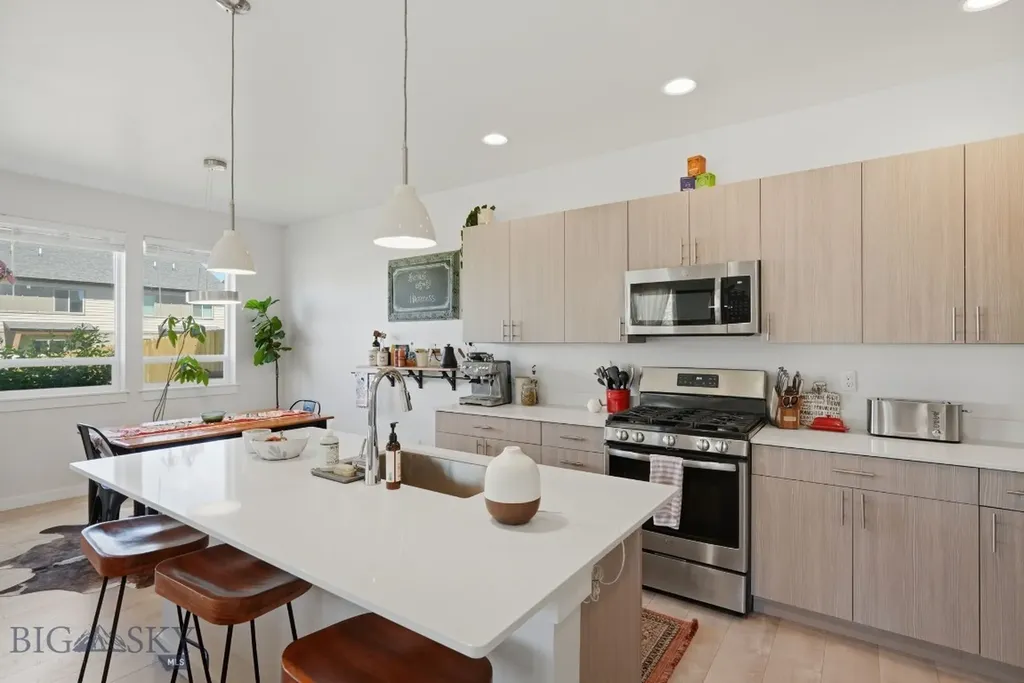 1309 Grover Belgrade MT 59714