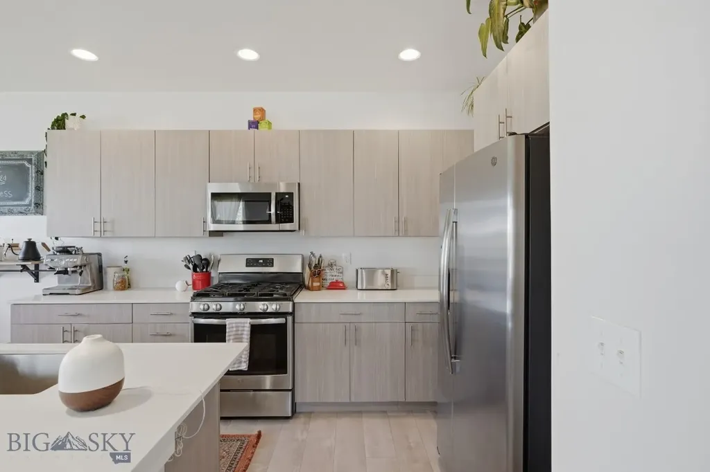 1309 Grover Belgrade MT 59714
