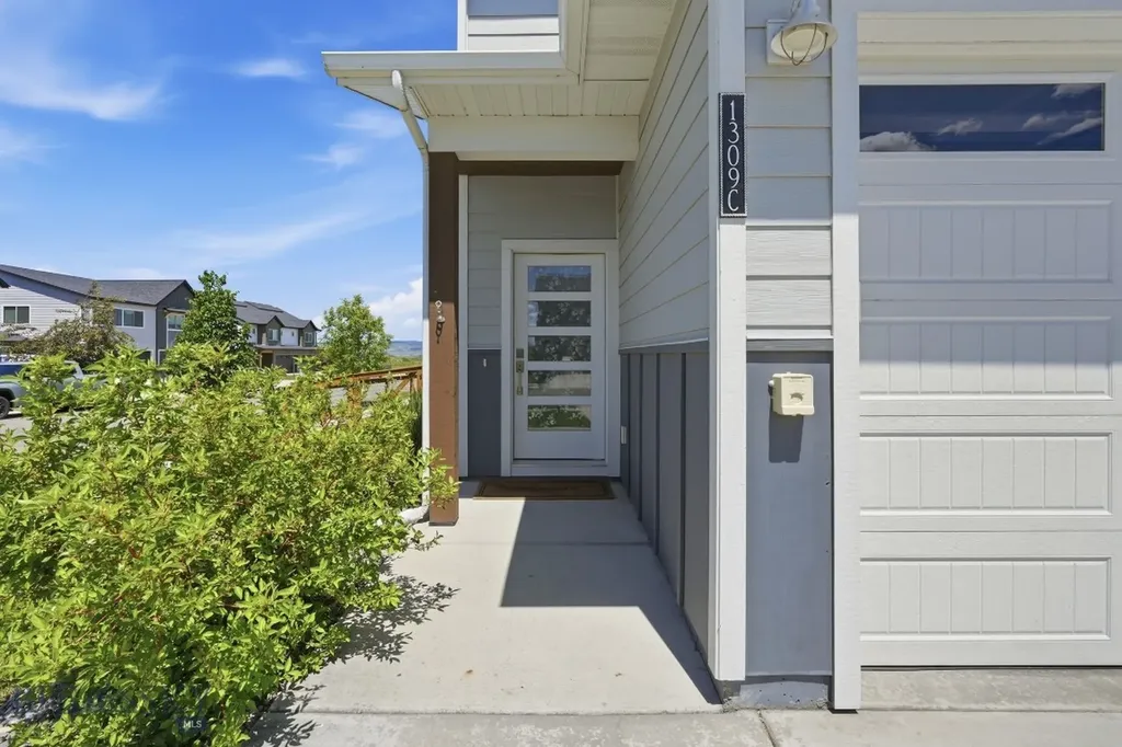1309 Grover Belgrade MT 59714