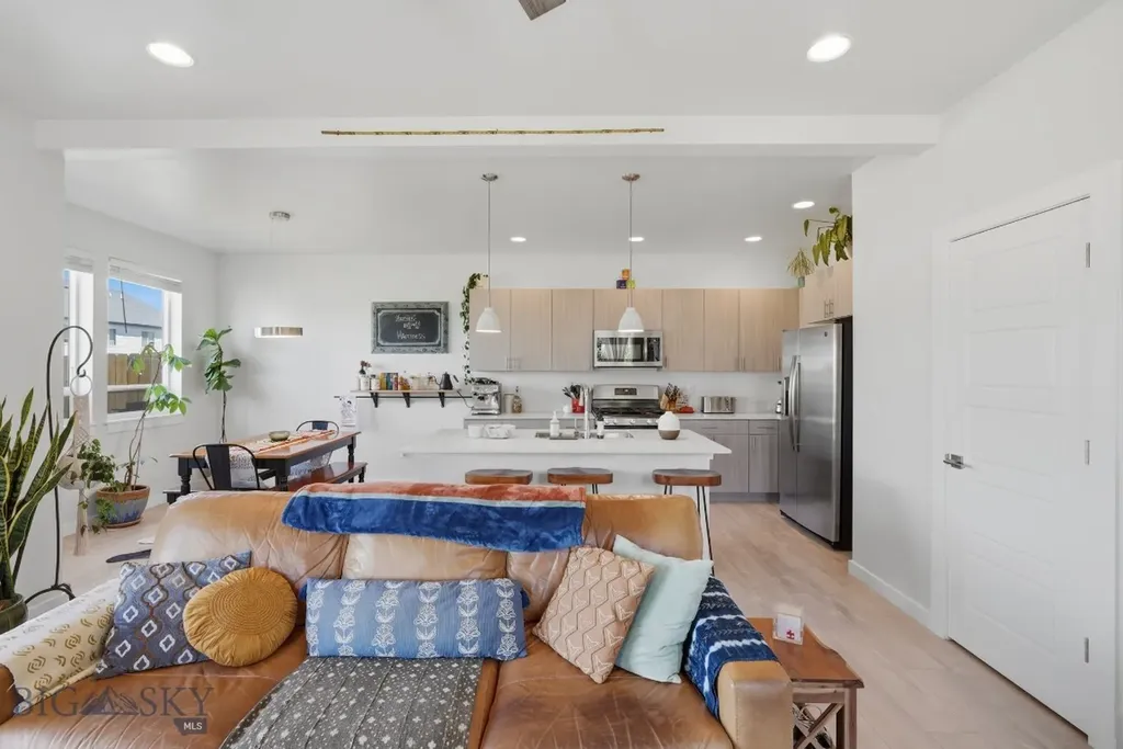 1309 Grover Belgrade MT 59714