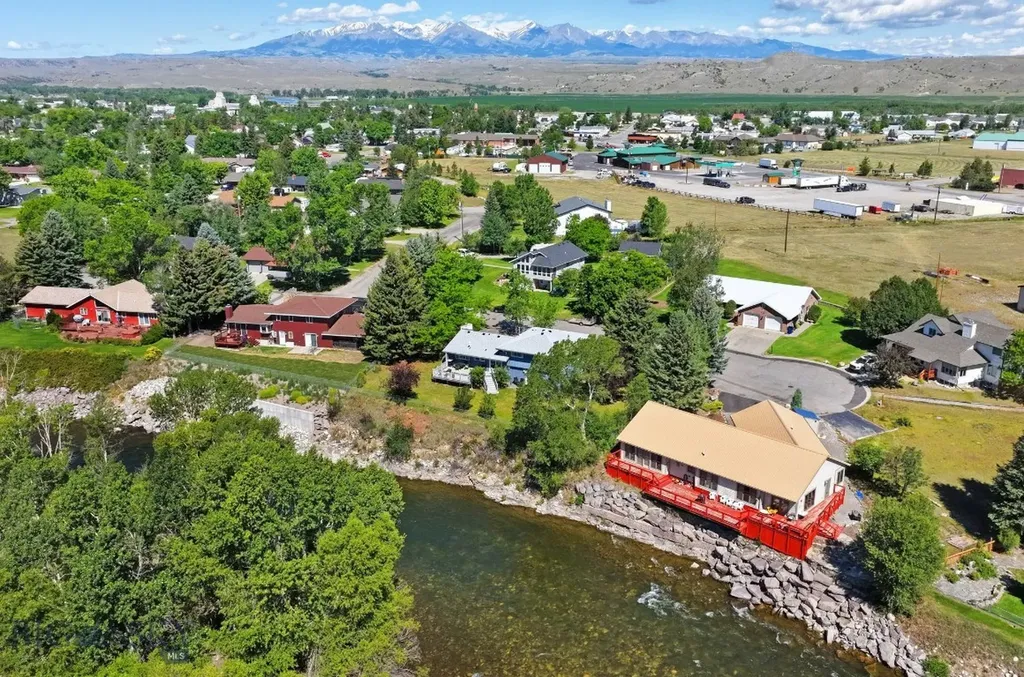 103 E Boulder Court Big Timber MT 59011