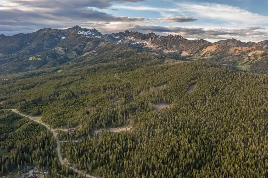 124 Ulerys Lakes Road Big Sky MT 59729