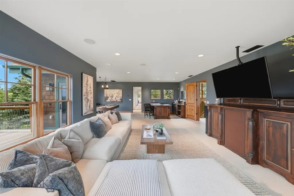 390 Hayrake Lane Bozeman MT 59715