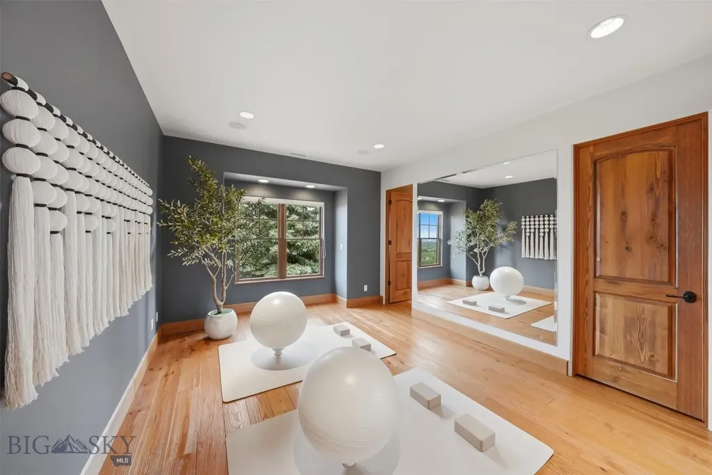 390 Hayrake Lane Bozeman MT 59715