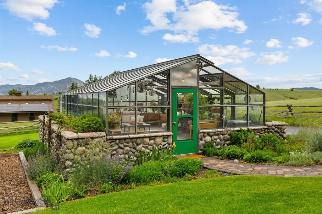 390 Hayrake Lane Bozeman MT 59715