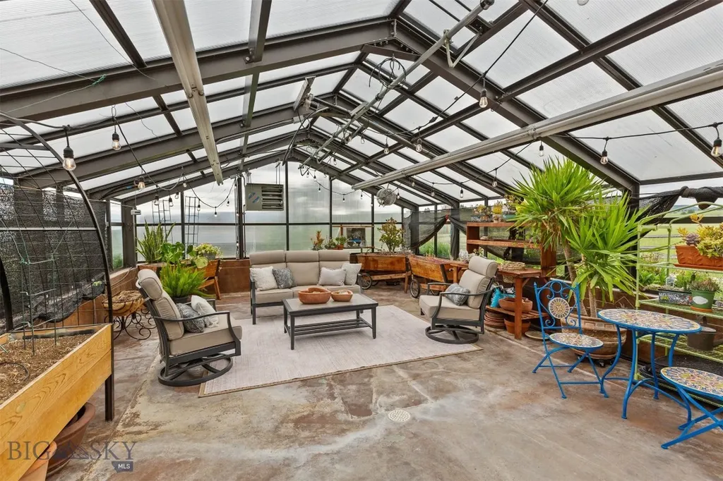 390 Hayrake Lane Bozeman MT 59715