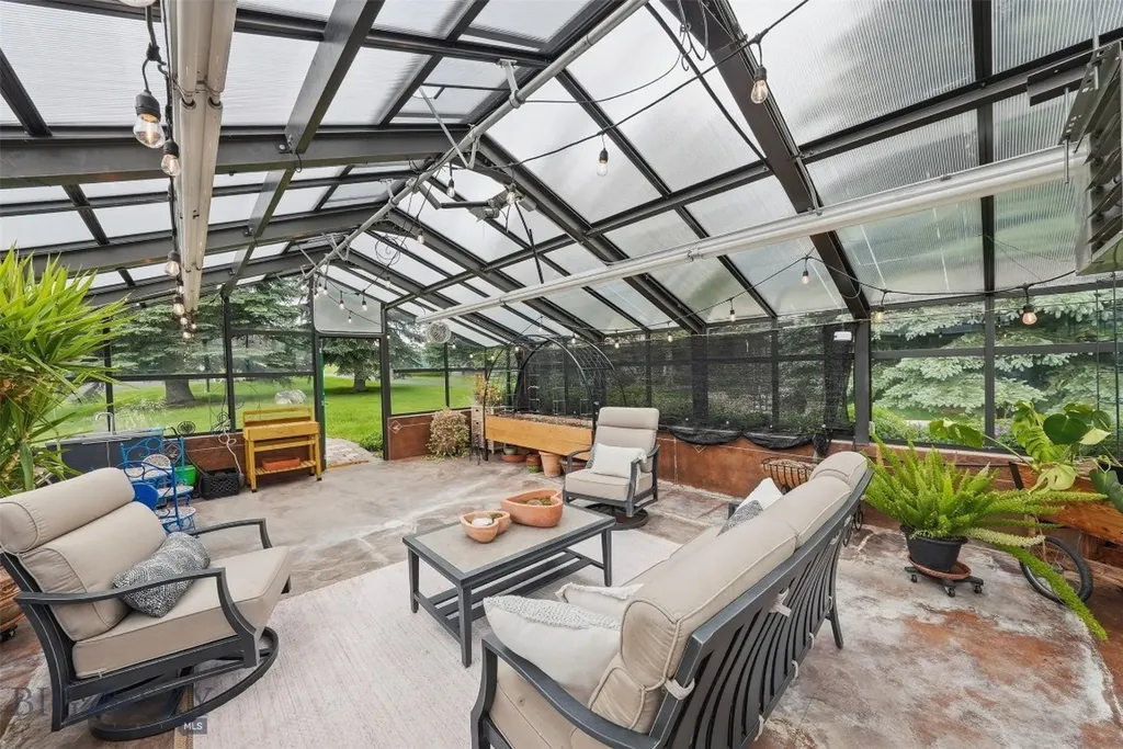 390 Hayrake Lane Bozeman MT 59715