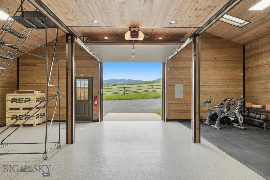 390 Hayrake Lane Bozeman MT 59715