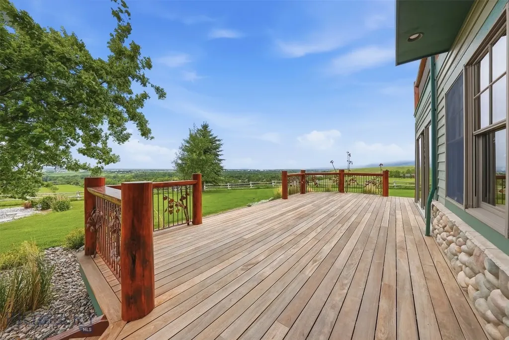 390 Hayrake Lane Bozeman MT 59715