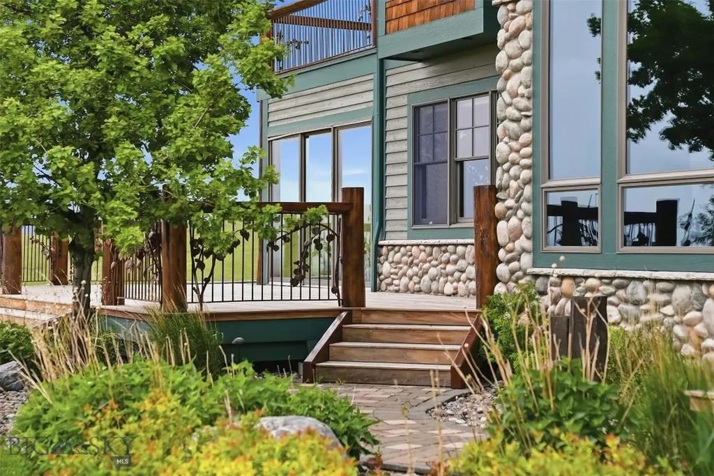 390 Hayrake Lane Bozeman MT 59715