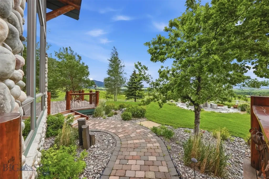 390 Hayrake Lane Bozeman MT 59715