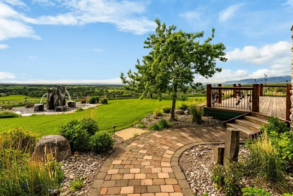 390 Hayrake Lane Bozeman MT 59715