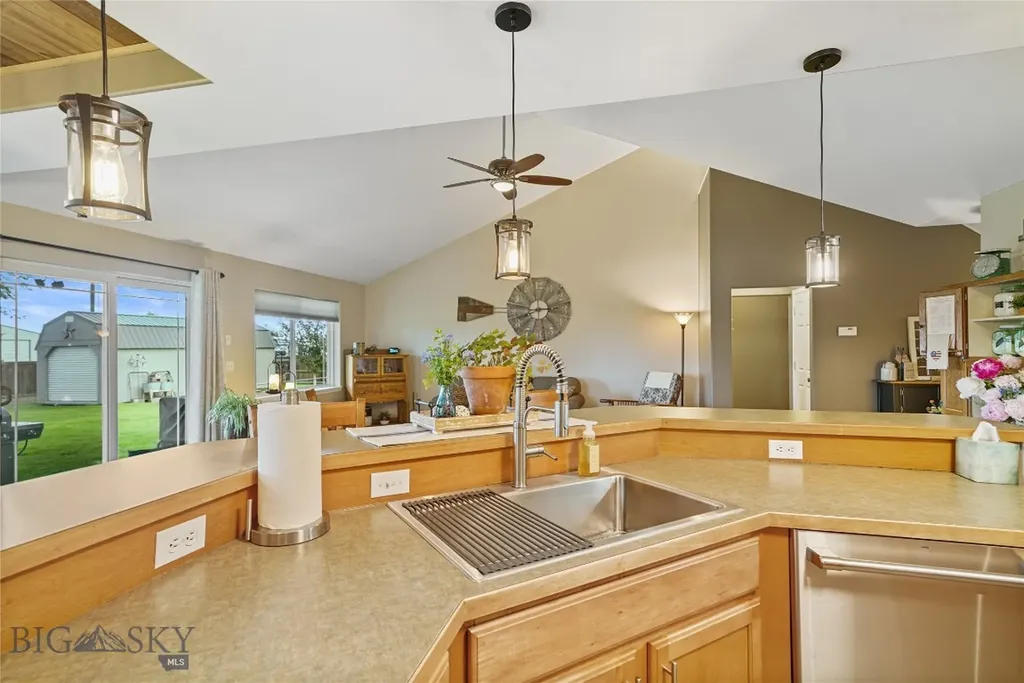 325 Mactavish Lane Belgrade MT 59714