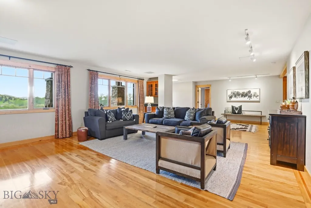 2081 Little Bear Road Gallatin Gateway MT 59730
